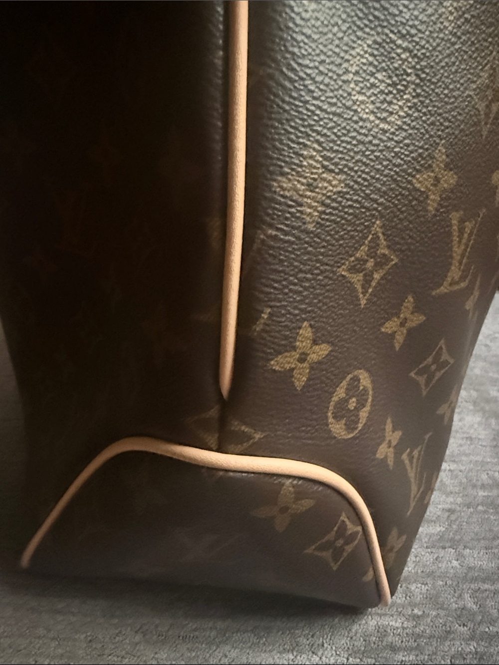 Louis Vuitton Monogram Canvas Shoulder Bag with Tan Trim - Picture 9 of 10